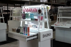 shelf-display-daiso-04